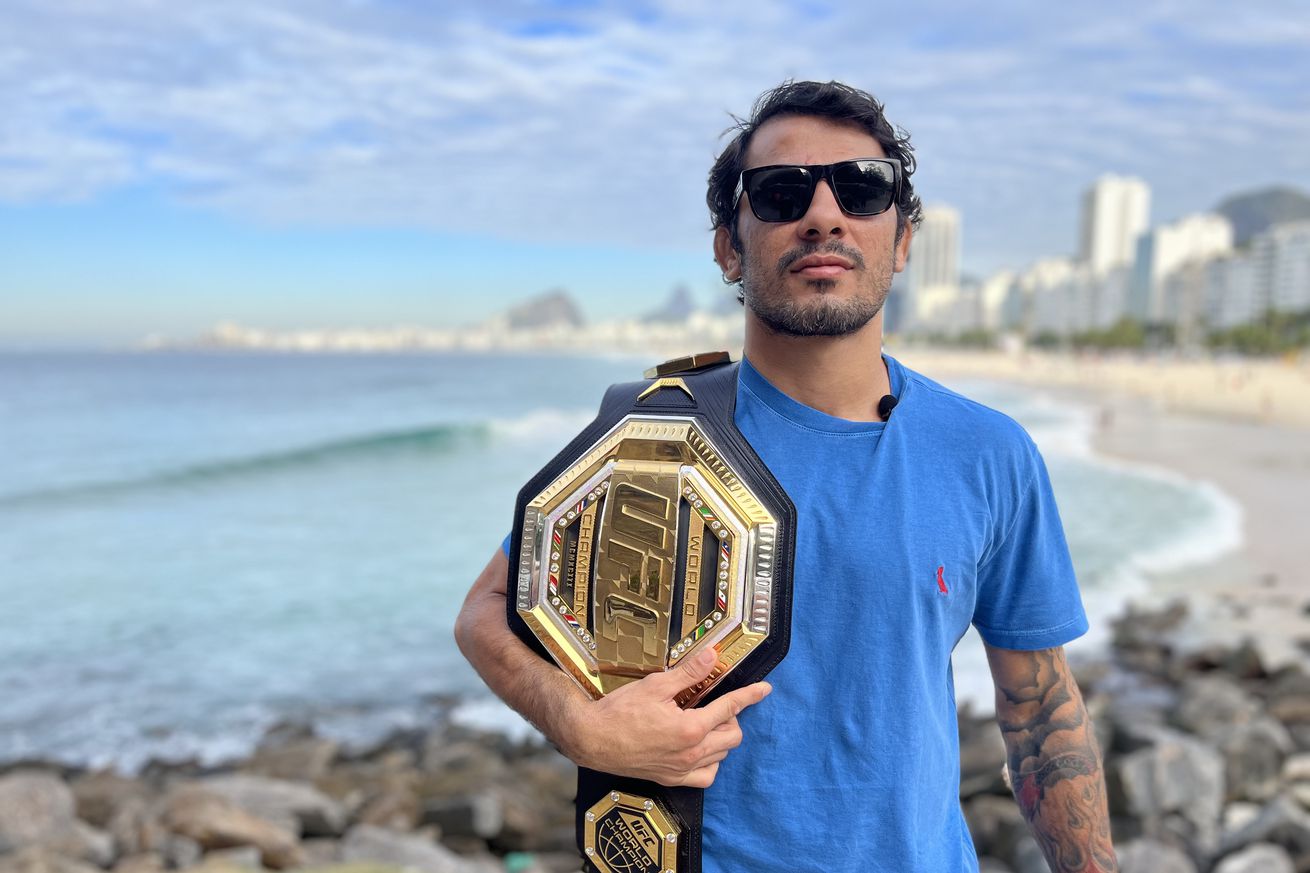 Alexandre Pantoja explains why he sides with Leon Edwards over ‘a******’ Colby Covington at UFC 296