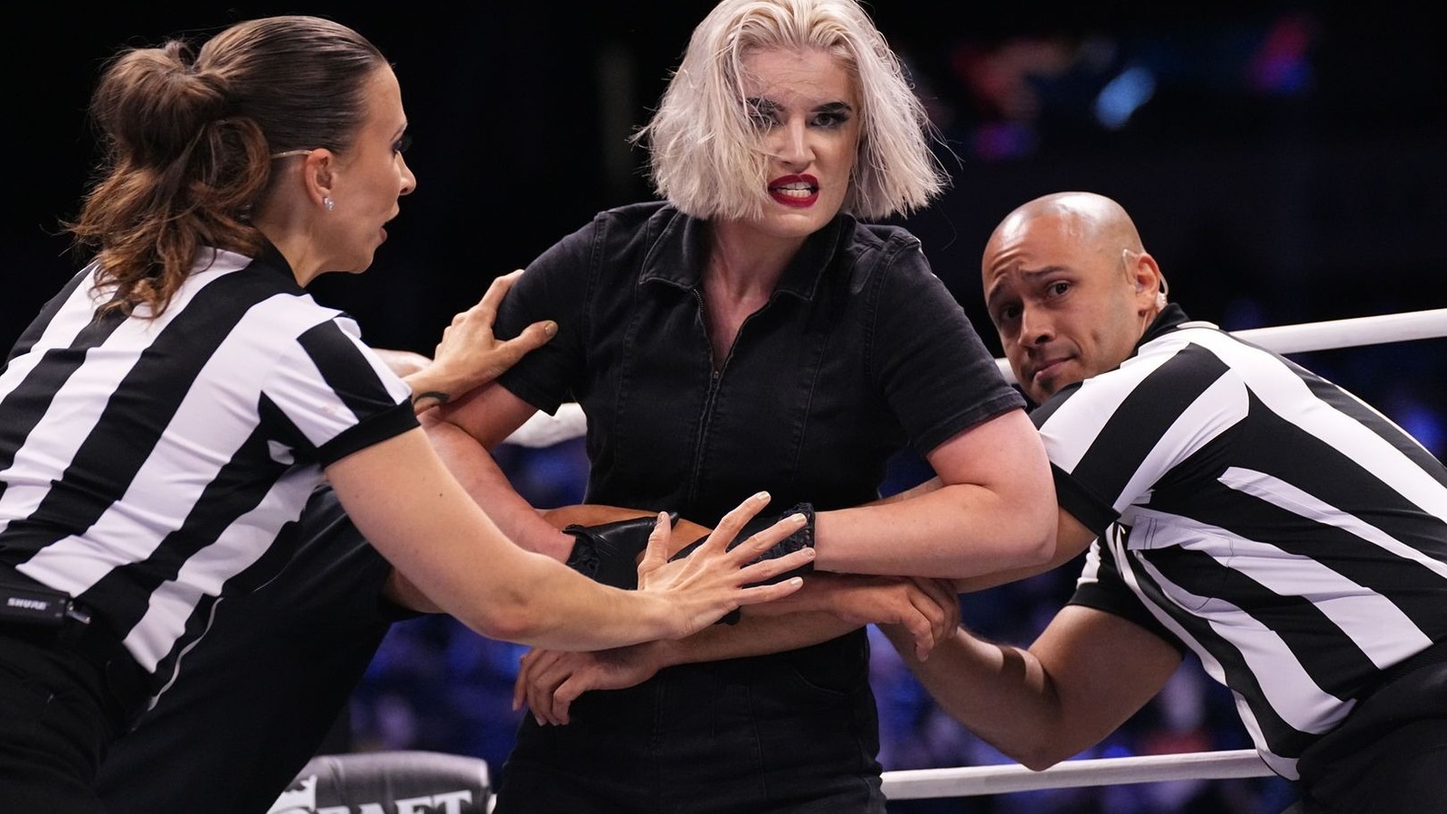 AEW Reportedly Re-Signs Several Referees Amidst Recent Criticism Of Ref Errors On PPV