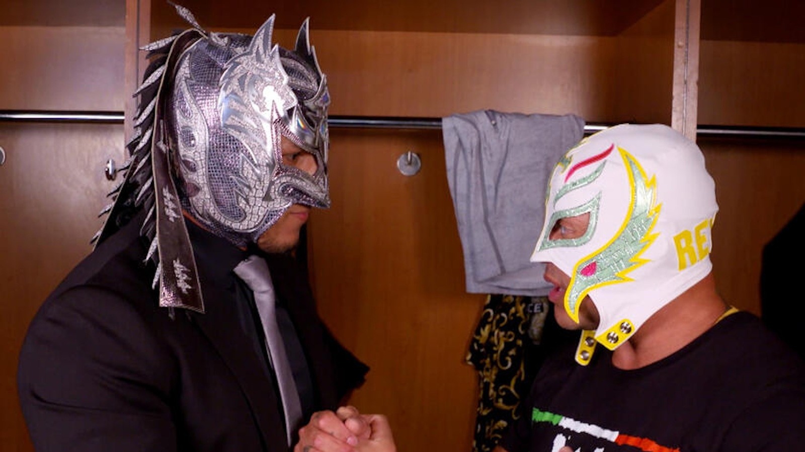 Rey Mysterio & Dragon Lee Win WWE Raw Tournament Match, Enter Triple Threat Final