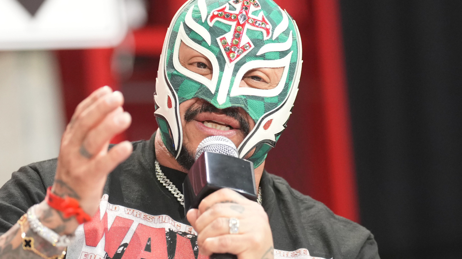 WWE’s Rey Mysterio Contrasts His Experience With Politics Of Monday Night Wars