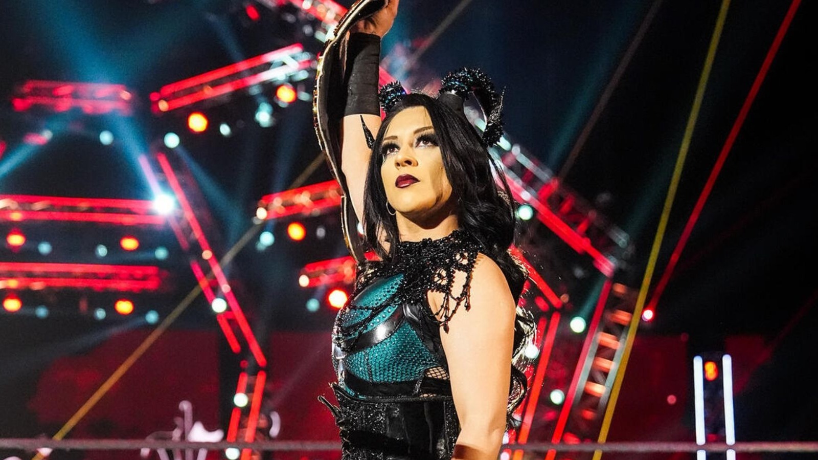 Stephanie Vaquer Beats Nikki Bella, Retains Women’s World Title At WWE Survivor Series