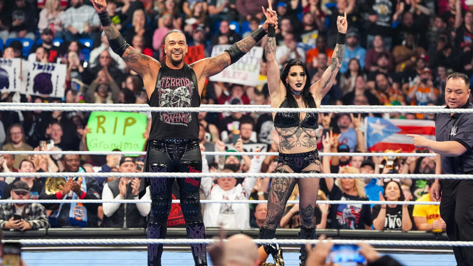 WWE SmackDown Ratings & Viewership Report: 12/12/2025