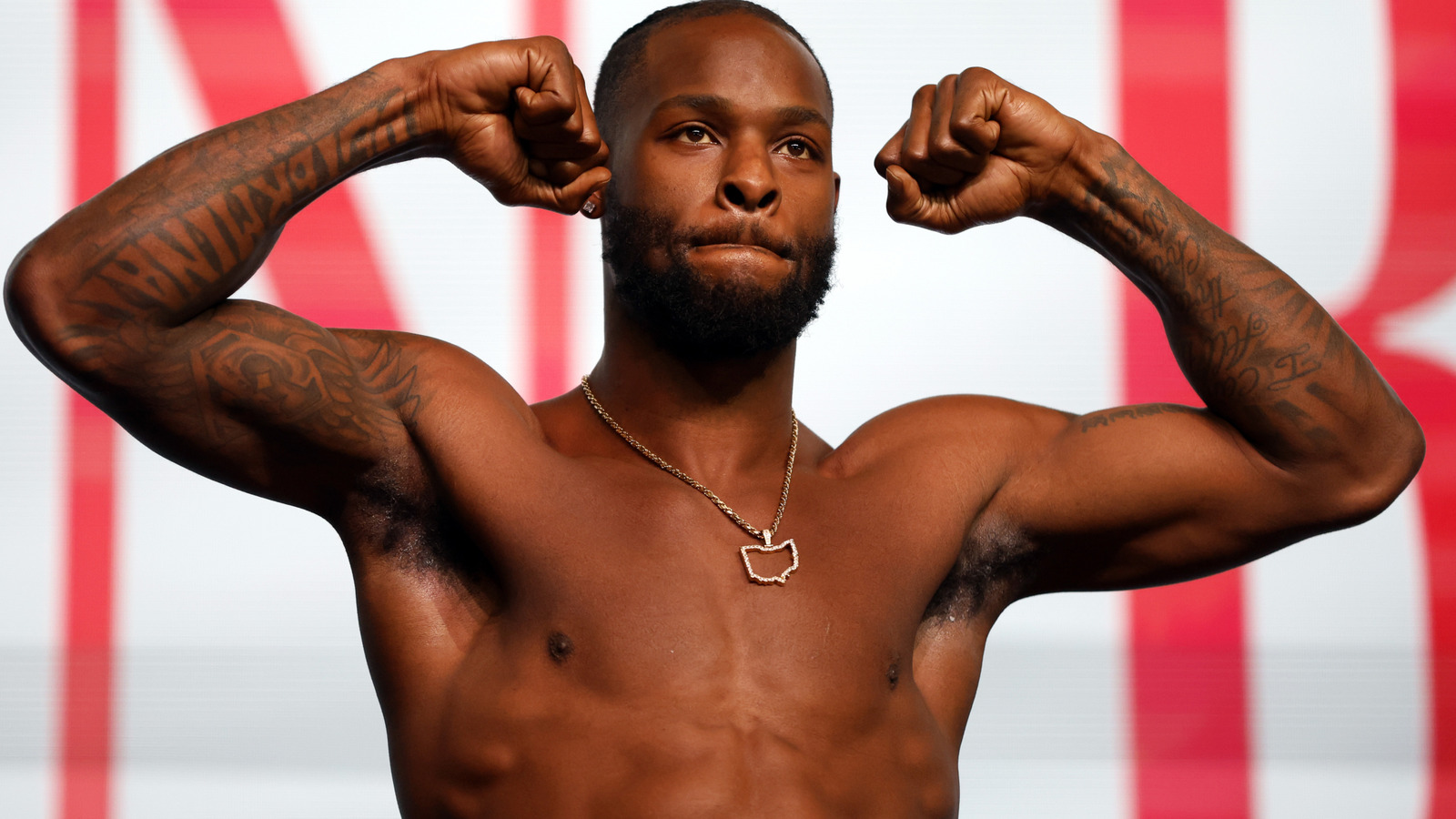 Ex-NFL Star Le’Veon Bell Wants To Fight Logan Paul, Says He’ll Be At WWE WrestleMania