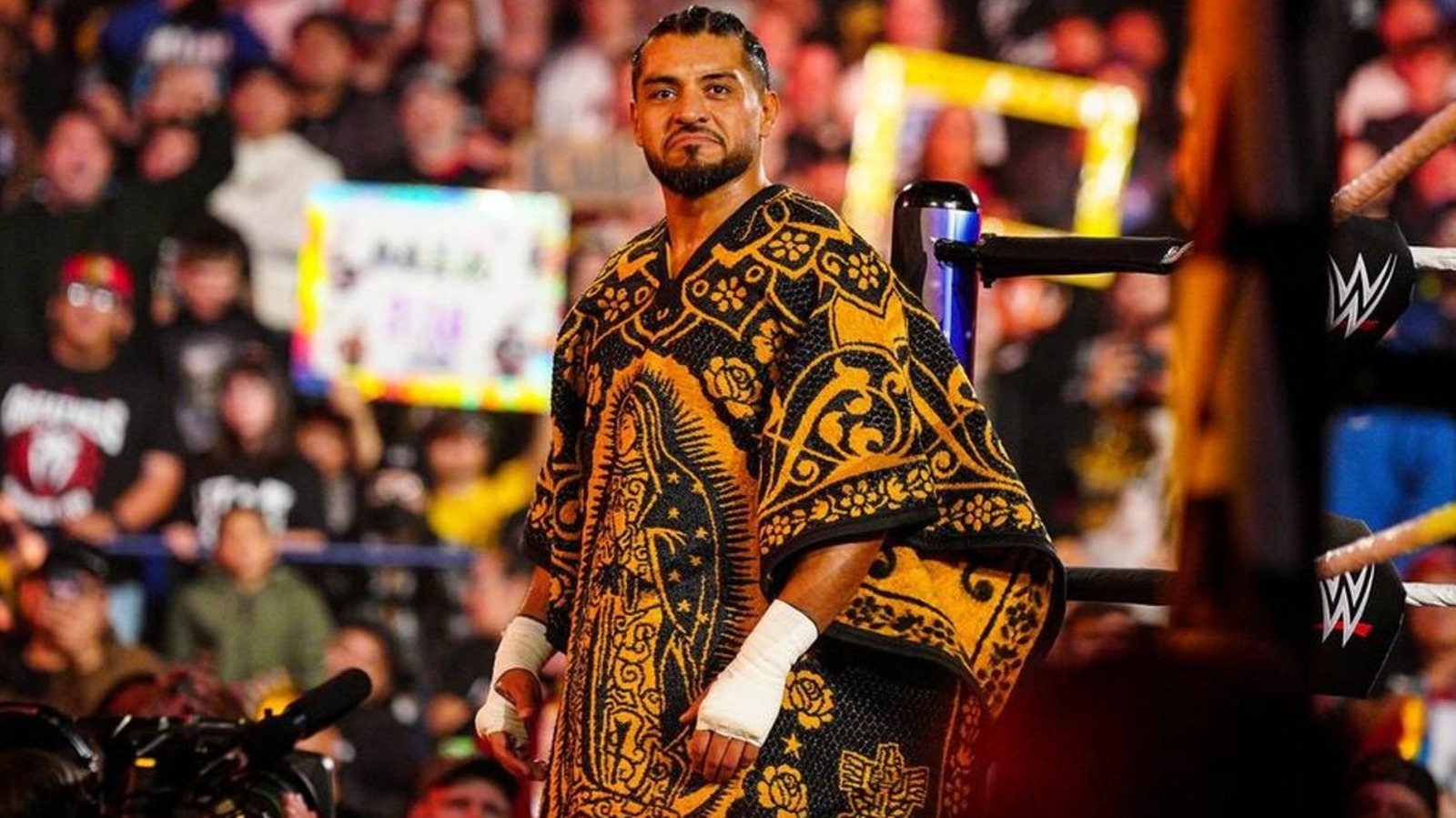 WWE’s Santos Escobar Reportedly Aggravated Injury During AAA Match, Is Set For Surgery