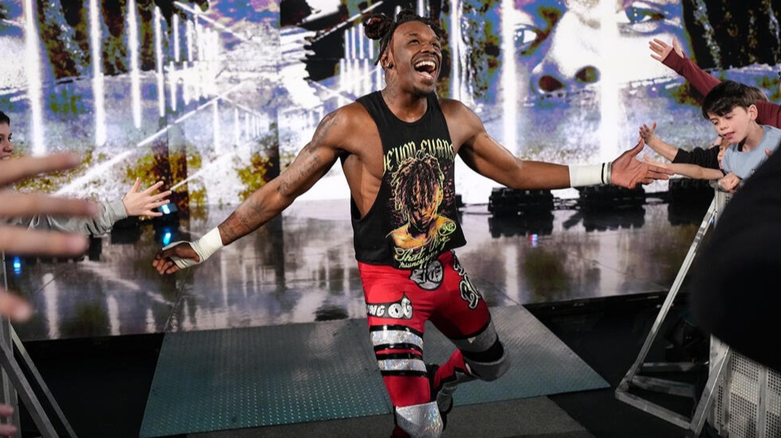 Je’Von Evans On Fellow WWE Star Danhausen: ‘Hopefully He Don’t Curse My A**’