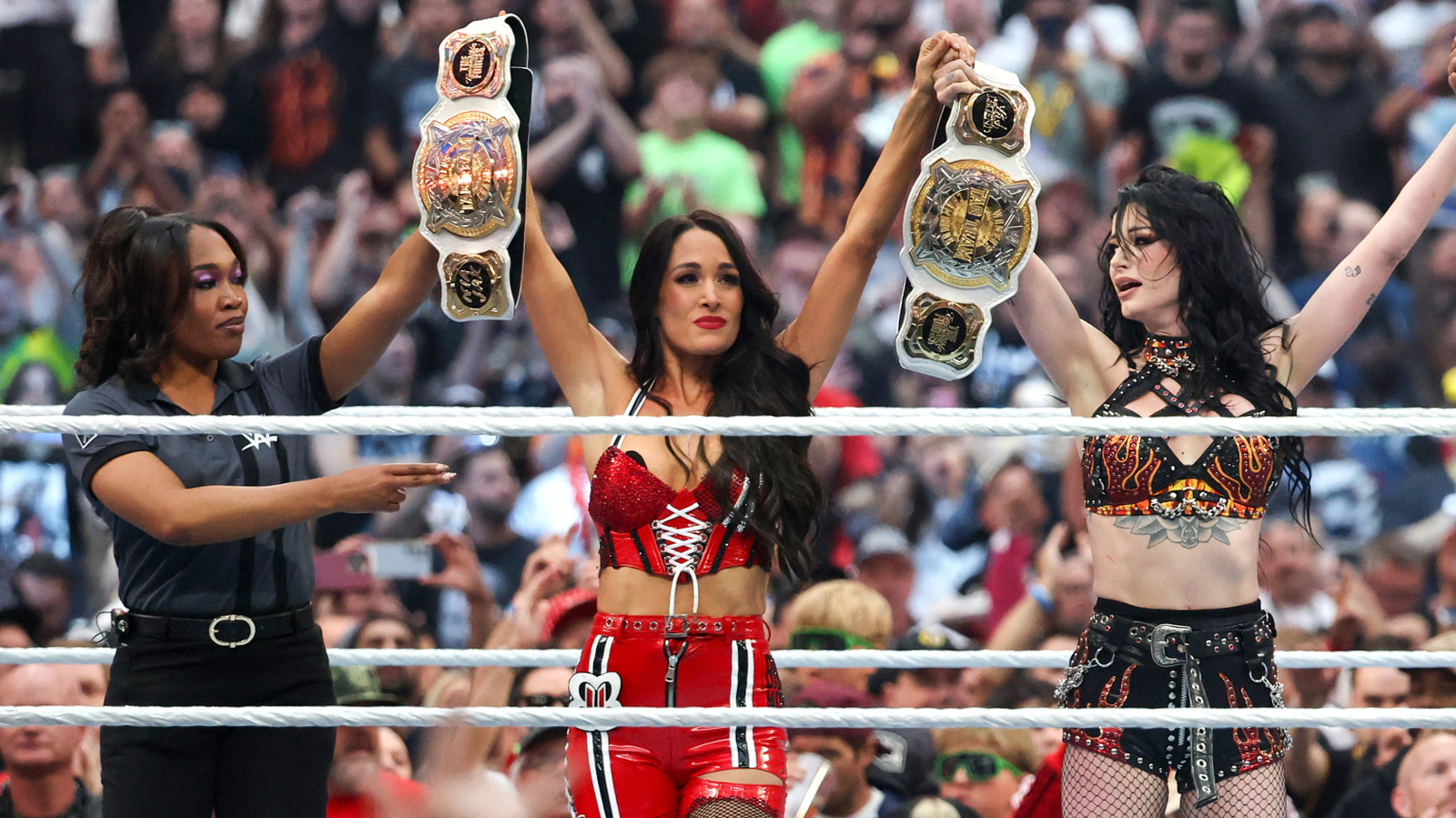 Paige, Brie Bella Make Successful First Defense Of WWE Women’s Tag Titles On SmackDown