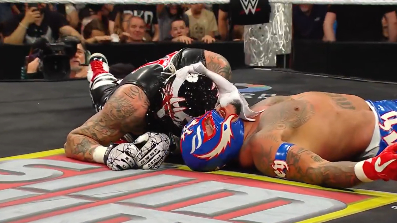 Penta Defeats Rey Mysterio, Retains WWE Men’s Intercontinental Title On Raw
