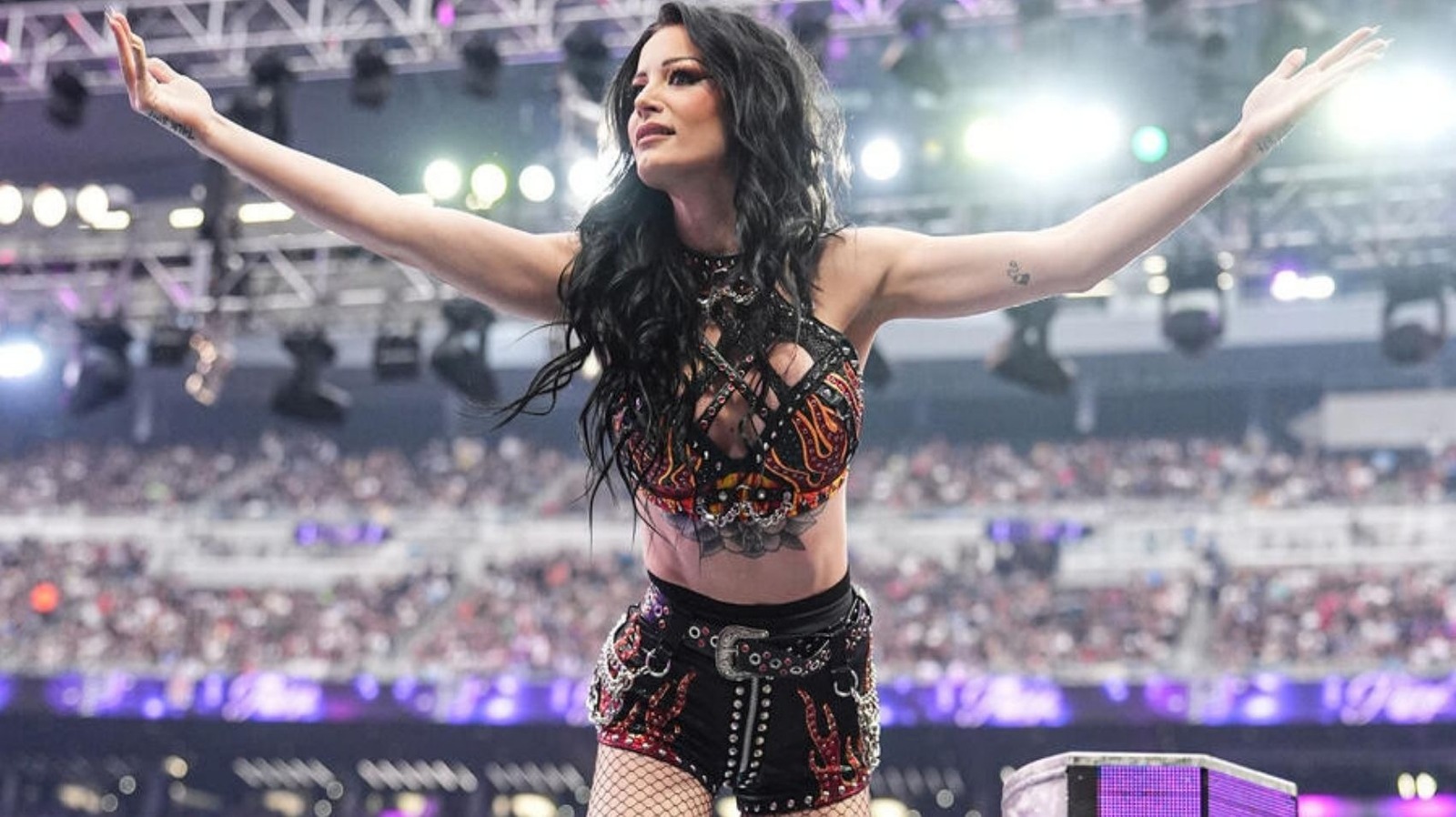 Paige Attacked By Nikki Bella After Losing WWE Women’s US Title Match On SmackDown