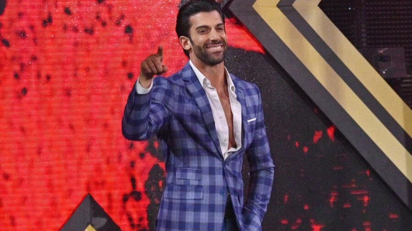 WWE NXT GM Robert Stone Announces Two Dusty Rhodes Classic Teams, First-Round Byes