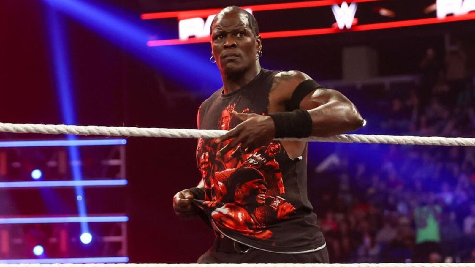 R-Truth Appears To Suffer Injury On WWE SmackDown, Match Ends By Referee Stoppage