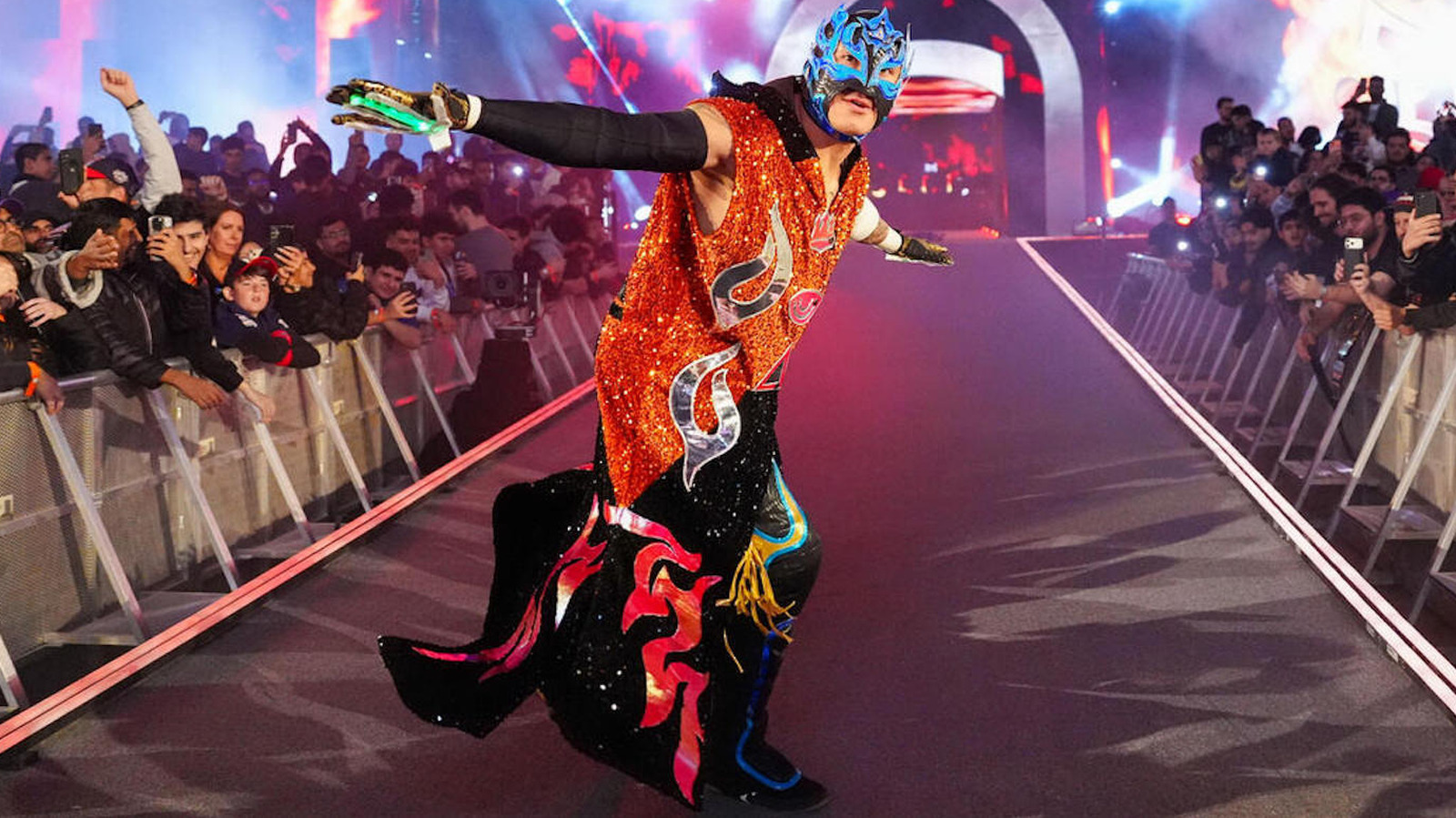 Rey Fenix Retains AAA Cruiserweight Title After DQ Finish On WWE SmackDown